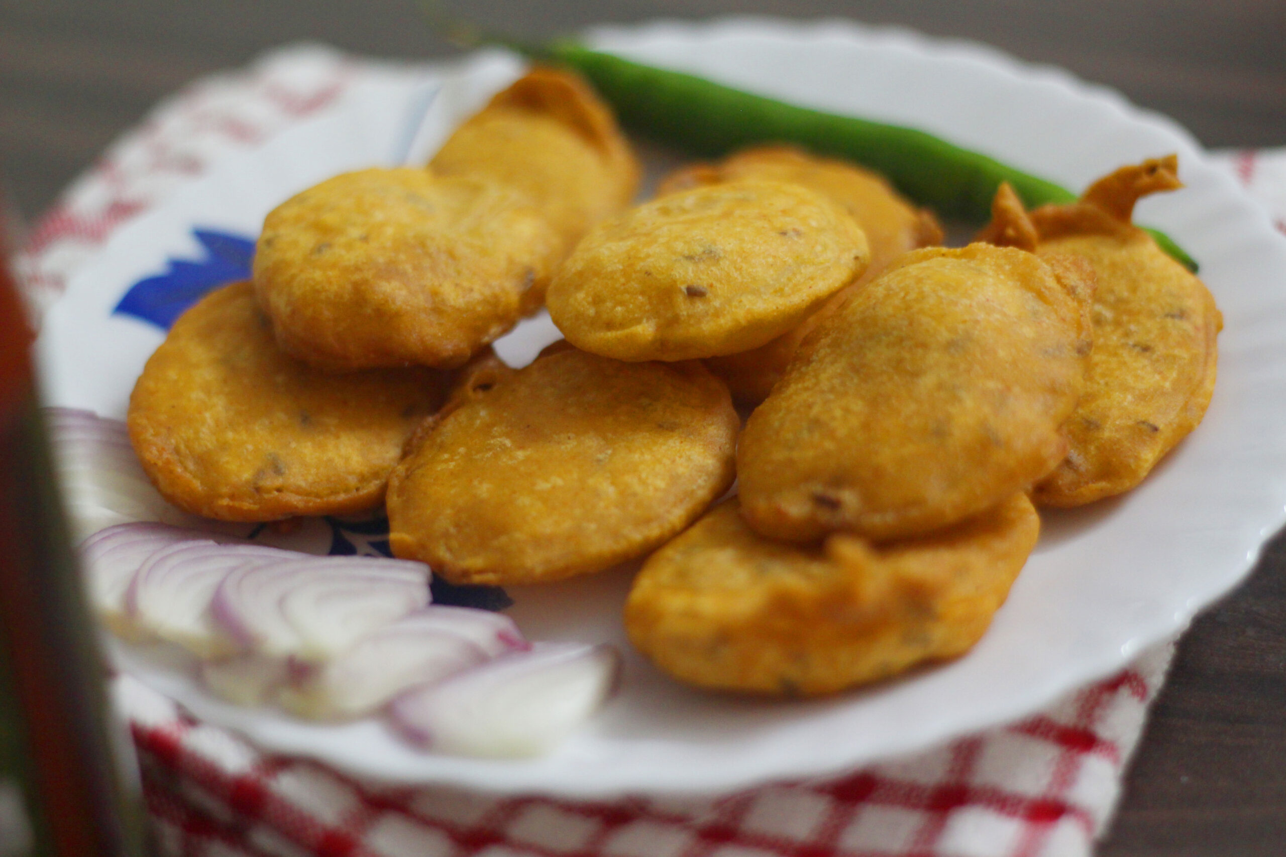 Crunchy Aloo Pakora Recipe Snack Time The Nibble Bowl